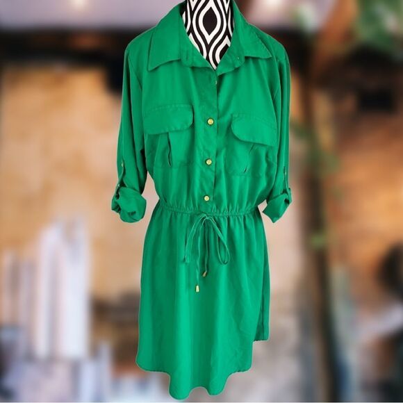 great shape🎉 MPH Collection, Emerald green buttoned belted dress, size S or 4 - Picture 2 of 7